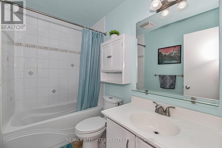 28429396/1138-ste-agathe-park/convent-glen-north/ottawa/ontario/K1C2B5_20