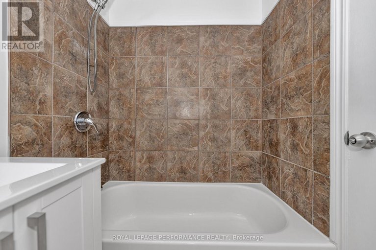 28502745/622-borthwick-avenue/castle-heightsrideau-high/ottawa/ontario/K1K2L9_19
