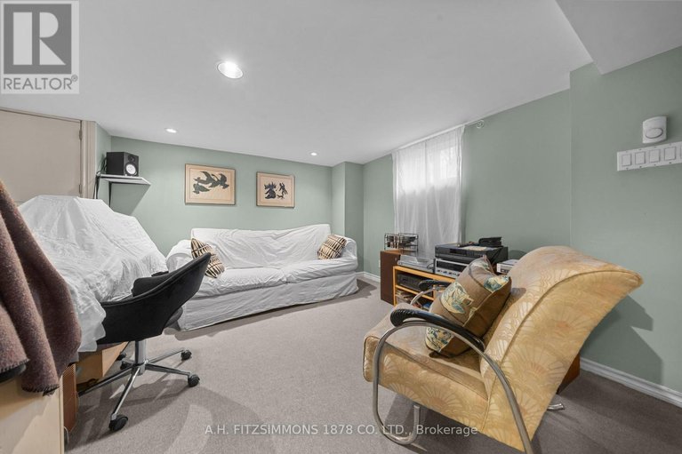 29668585/564-tweedsmuir-avenue/westborohampton-park/ottawa/ontario/K1Z5P2_28