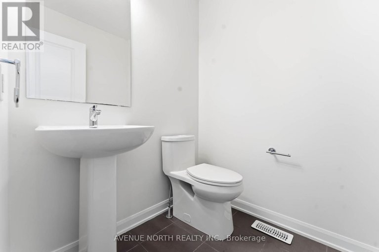 29517312/2082-caltra-crescent/half-moon-bay/ottawa/ontario/K2J6V4_16