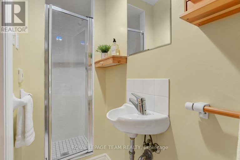 28970780/a-142-mcgillivray-street/ottawa-east/ottawa/ontario/K1S1K6_40