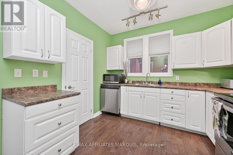 29607389/20-river-street/smiths-falls/smiths-falls/ontario/K7A3S2_17