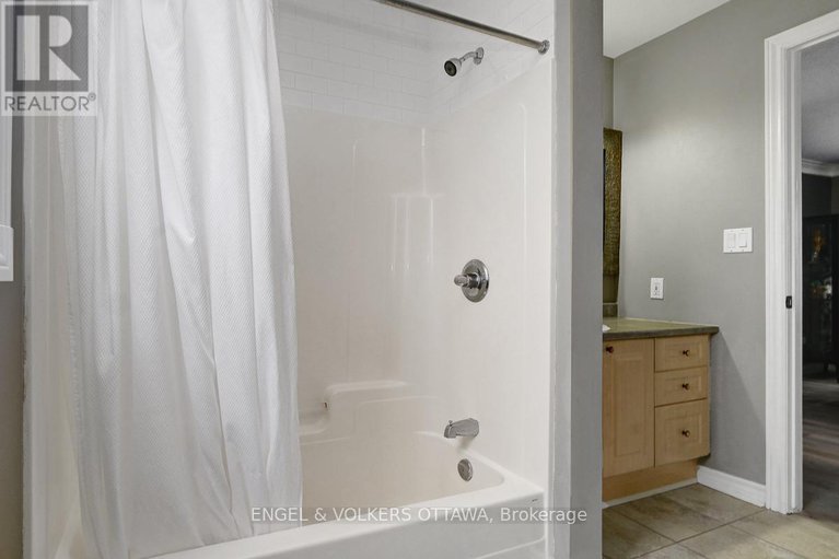 28500515/1a-75-lapointe-boulevard/embrun/russell/ontario/K0A1W0_20