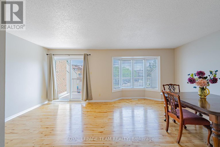 28613595/28-huntview-private/hunt-clubwestern-community/ottawa/ontario/K1V0M5_10