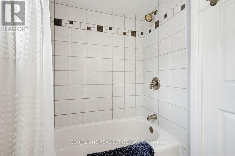 29571543/706-levac-drive/fallingbrookpineridge/ottawa/ontario/K4A2R1_25