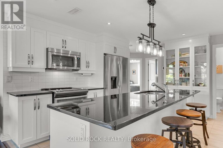 28860399/4-60-prestige-circle/chatelaine-village/ottawa/ontario/K4A0Y1_11