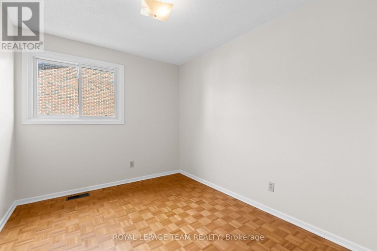 28772681/153-david-drive/meadowlandsst-claire-gardens/ottawa/ontario/K2G2N6_16