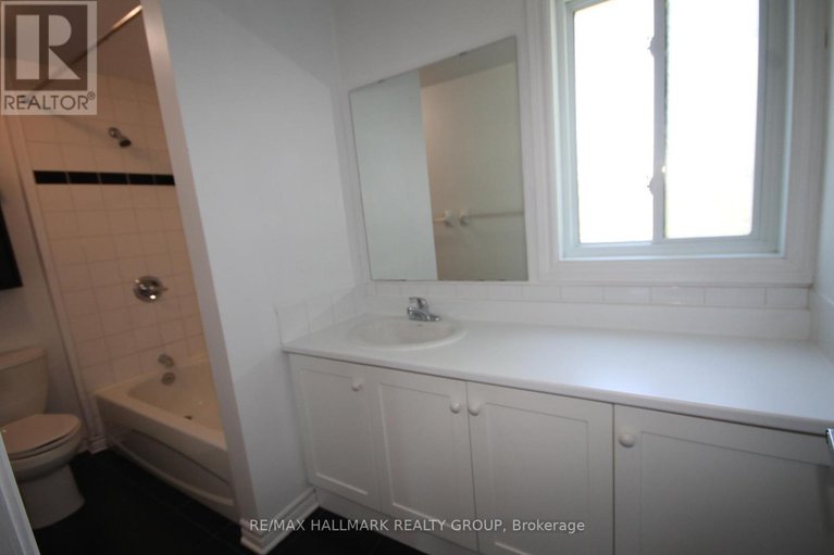 28637168/37-b-glenridge-road/meadowlandscrestview/ottawa/ontario/K2G1G2_16