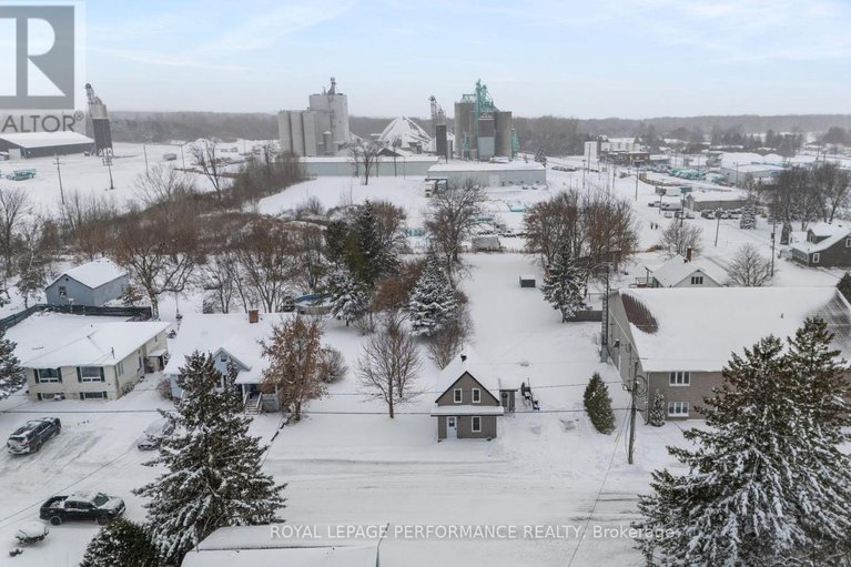 29182653/6-spring-street/maxville/north-glengarry/ontario/K0C1T0_8