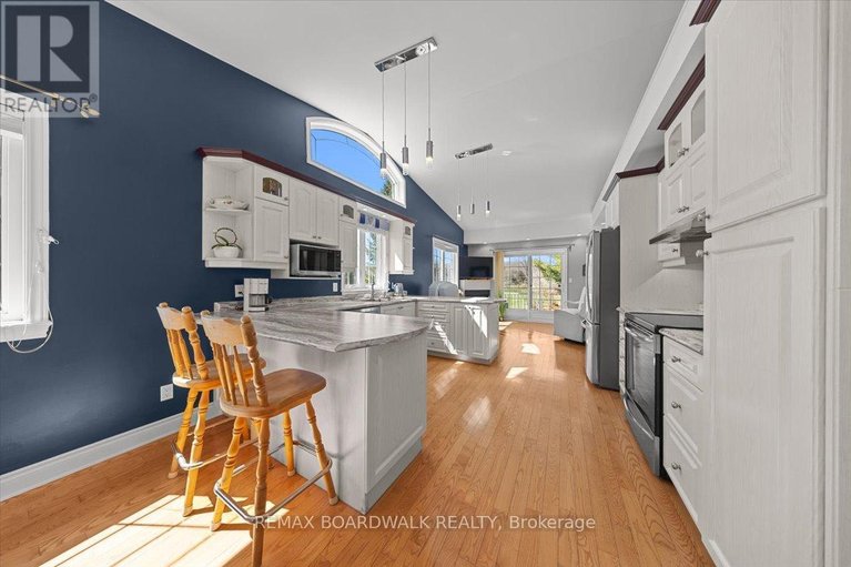 29641184/1210-barnett-drive/cumberland-village/ottawa/ontario/K4C1C7_30