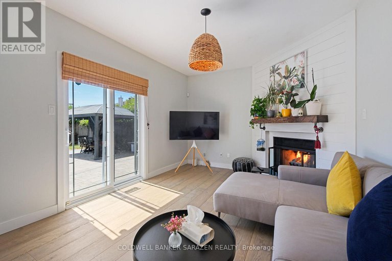 28757000/1709-caminiti-crescent/fallingbrookpineridge/ottawa/ontario/K4A1M2_21
