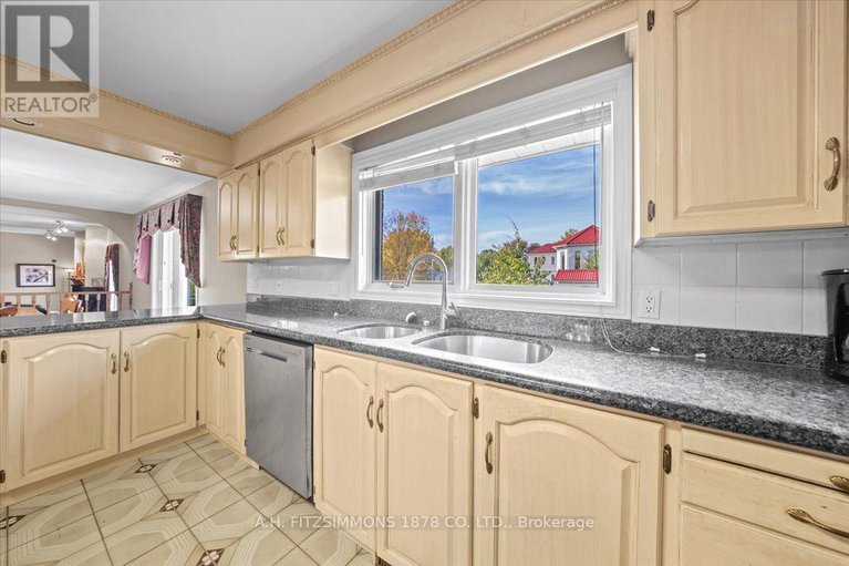 29009459/1538-claymor-avenue/carleton-heights/ottawa/ontario/K2C1T1_23