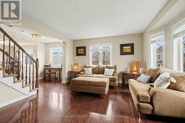 29631799/400-santa-anna-lane/stittsville-north/ottawa/ontario/K2S0M1_13