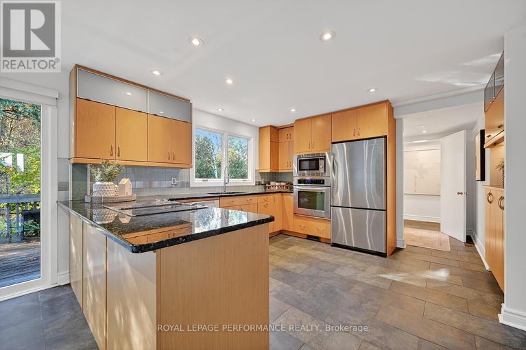 29046613/19-ancroft-court/tanglewood/ottawa/ontario/K2G4A5_6