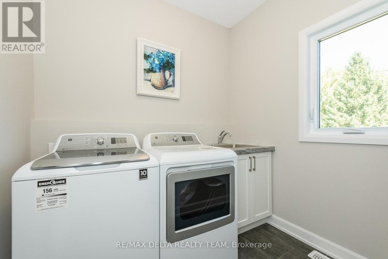 28750811/688-geneva-crescent/embrun/russell/ontario/K0A1W0_8