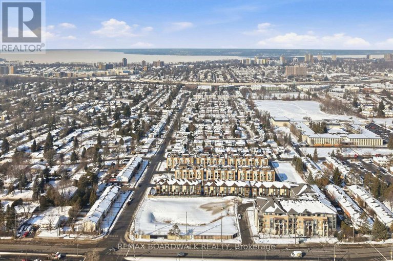 29379158/416-2785-baseline-road/redwood-park/ottawa/ontario/K2H0B7_44