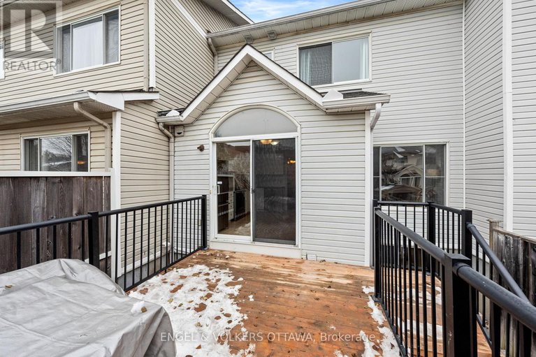 29142168/526-meadowbreeze-drive/emerald-meadowstrailwest/ottawa/ontario/K2M2T4_31