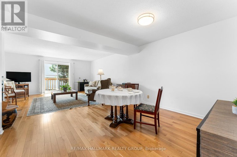 28722479/1916-russell-road/elmvale-acres/ottawa/ontario/K1G1L6_12