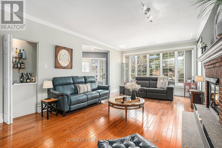 28600235/22-ashwood-crescent/meadowlandscrestview/ottawa/ontario/K2G2S8_13