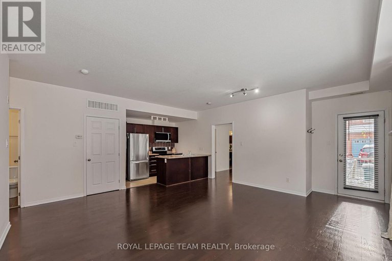 28889910/b-250-meilleur-private/vanier/ottawa/ontario/K1L0A3_7