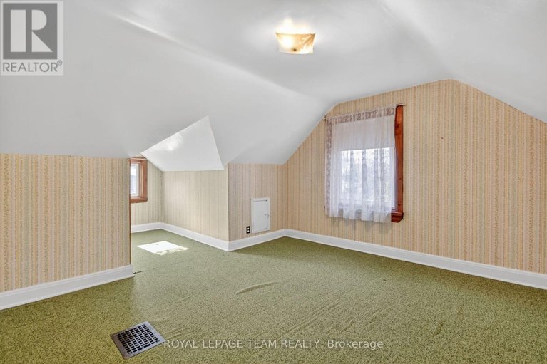 29596243/591-churchill-avenue-n/westborohampton-park/ottawa/ontario/K1Z5E6_32