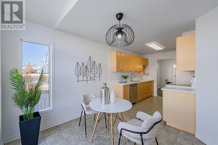 29363921/313-bryarton-street/chapel-hill/ottawa/ontario/K1C7R5_18