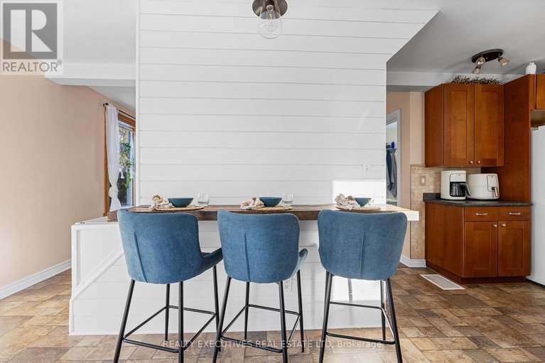 29177965/10938-church-road/north-dundas-mountain-twp/north-dundas/ontario/K0E1S0_20