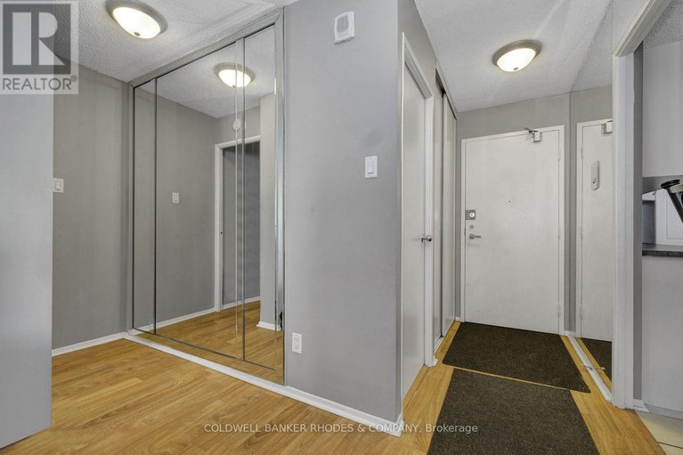 29323424/1609-1785-frobisher-lane/riverview-park/ottawa/ontario/K1G3T7_5