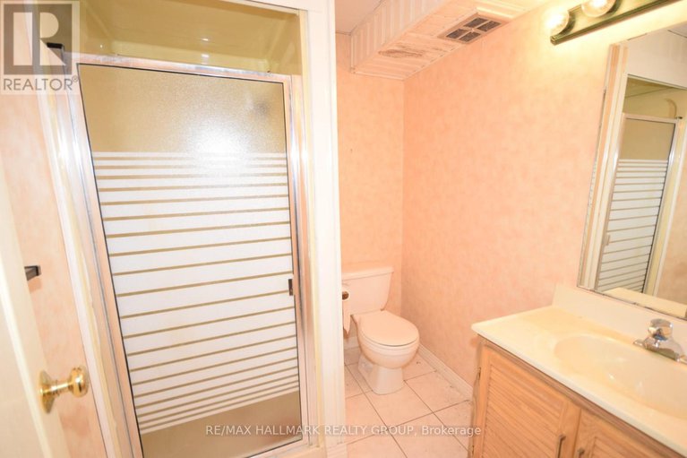 29219493/1749-des-prairies-avenue/queenswood-heights-south/ottawa/ontario/K1E2R1_12