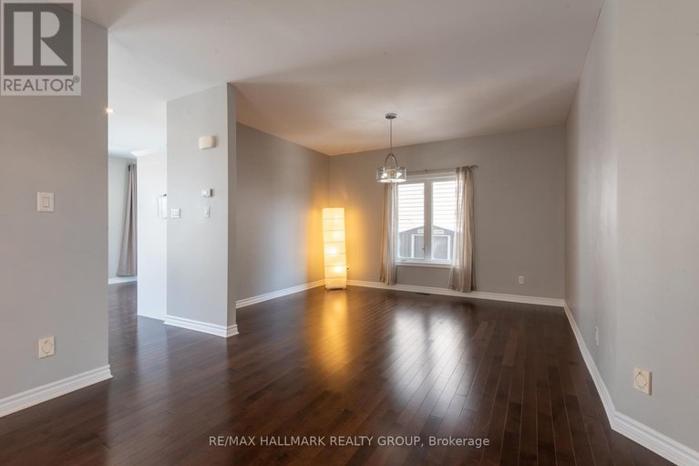 28706824/217-fountainhead-drive/mer-bleuebradley-estatesanderson-park/ottawa/ontario/K1W0C2_7