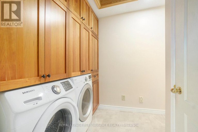 28361032/2411-overdale-drive/cumberland-ridge/ottawa/ontario/K4C1B8_20