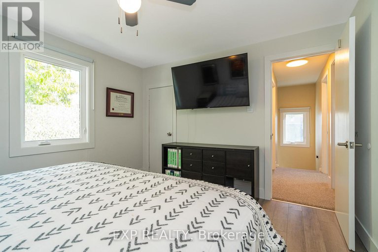 29317176/336-poulin-avenue/britannia/ottawa/ontario/K2B5T8_28