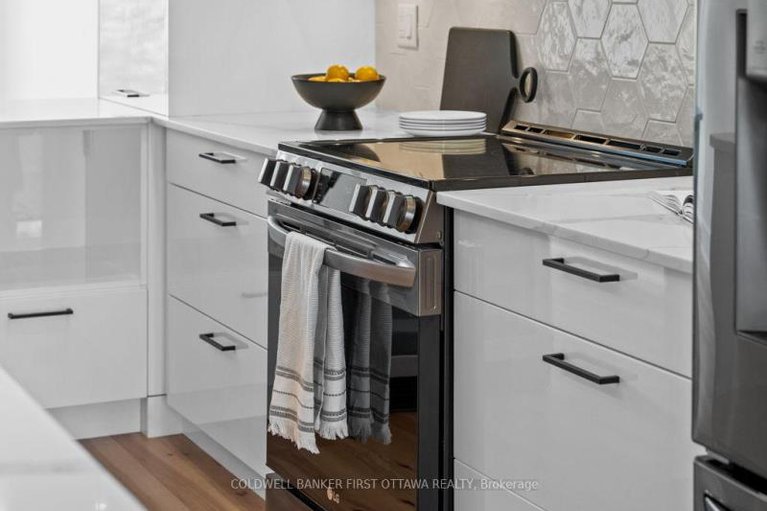 29318480/c-238-lebreton-street-n/west-centre-town/ottawa/ontario/K1R7J3_13