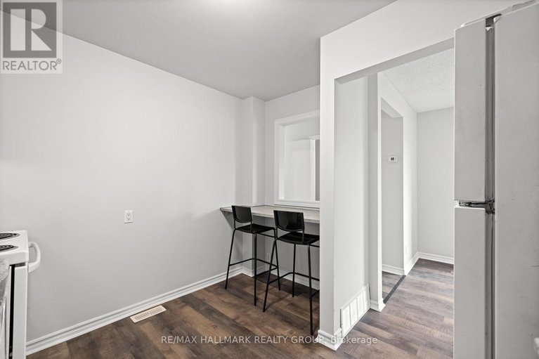 28354842/1083-millwood-court/convent-glen-north/ottawa/ontario/K1C3E9_10