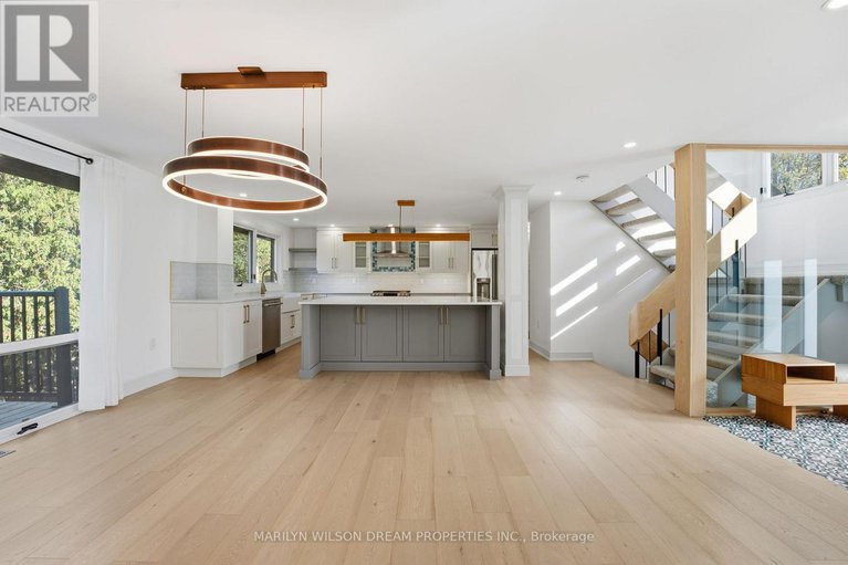 29155017/33-commanche-drive/city-viewskylinefisher-heightsparkwood-hills/ottawa/ontario/K2E6E8_5