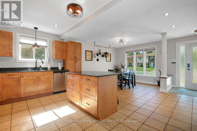 28915575/3243-southgate-road/south-keys/ottawa/ontario/K1V7Y2_18