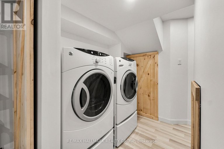 29051360/440-edgeworth-avenue/woodroffe/ottawa/ontario/K2B5L1_31