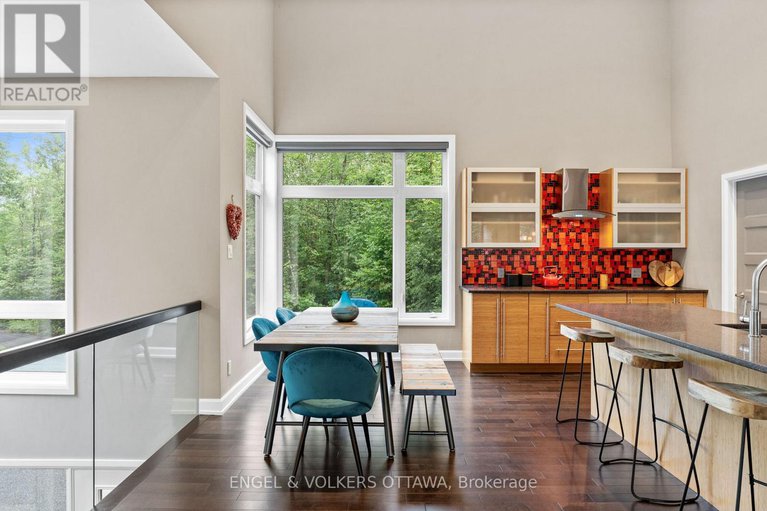 29343287/108-edith-margaret-place/huntley-ward-north-east/ottawa/ontario/K2W1A8_15