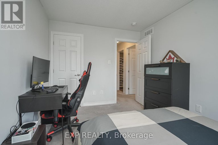 28479701/595-foxlight-circle/emerald-meadowstrailwest/ottawa/ontario/K2M0L9_11
