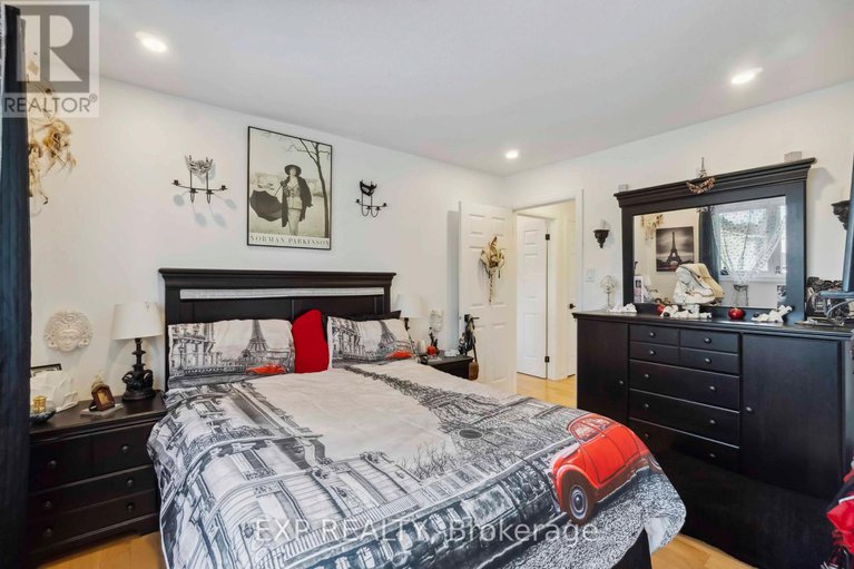 28509439/2092-legrand-crescent/queenswood-heights-south/ottawa/ontario/K1E3T6_17