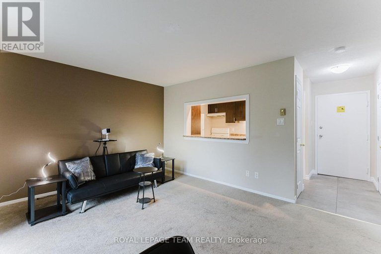 28779123/210-212-viewmount-drive/borden-farmstewart-farmcarleton-heightsparkwood-hills/ottawa/ontario/K2E7X2_9