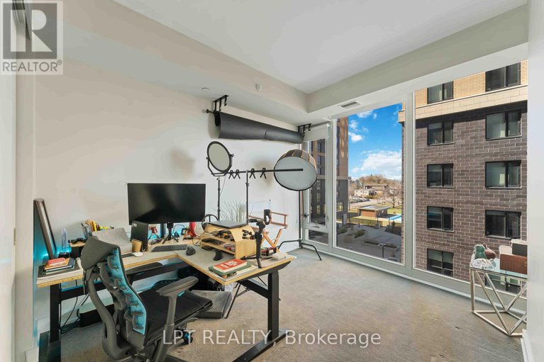 28356042/307-111-champagne-avenue-s/west-centre-town/ottawa/ontario/K1S5V3_23