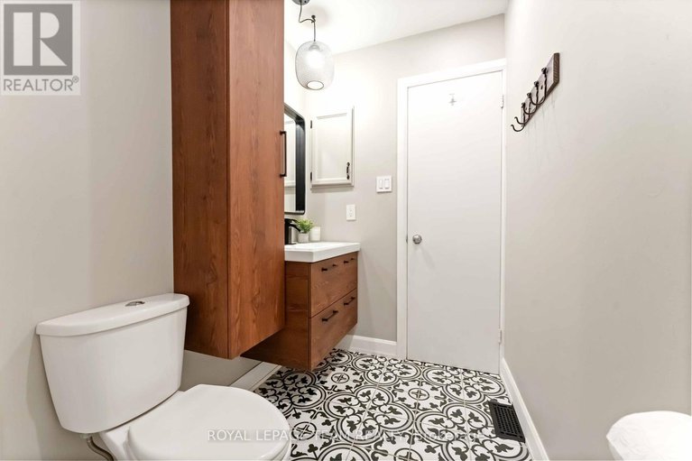 29049675/3-fulham-court/on-the-green/ottawa/ontario/K2J2L6_19