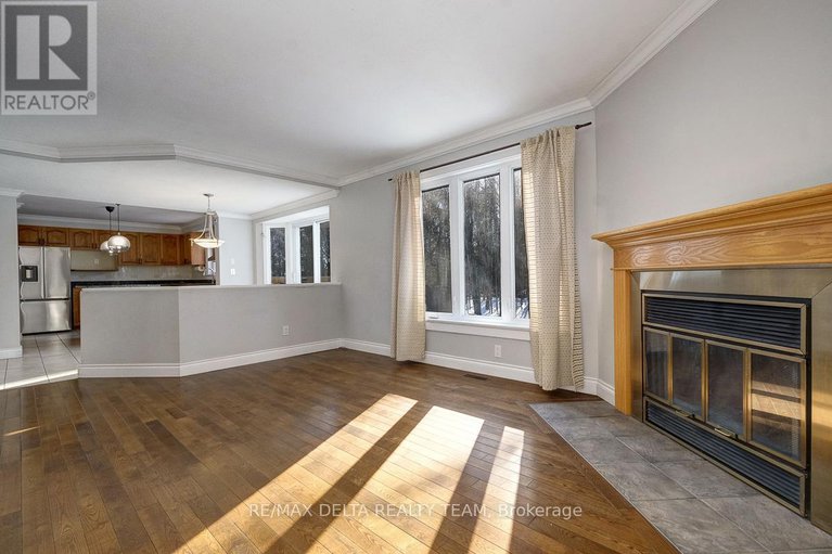 29424744/1662-hunters-run-drive-w/chapel-hill/ottawa/ontario/K1C2H3_22