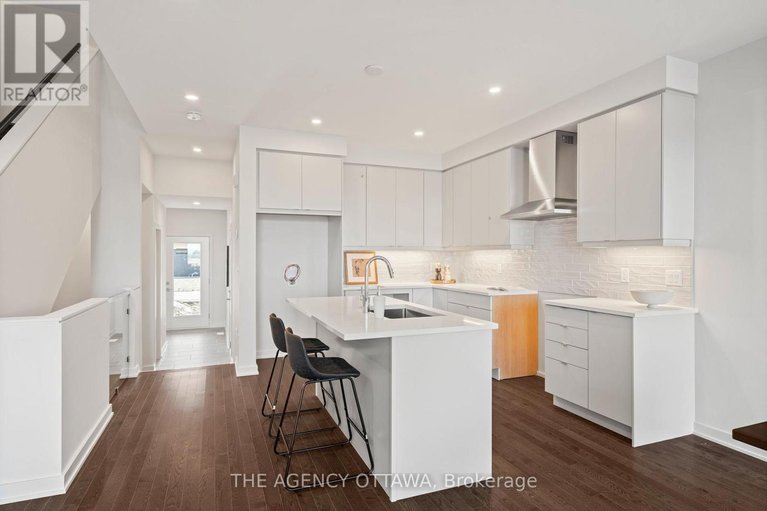 29454597/267-apricot-street/riverside-south/ottawa/ontario/K1X0K1_9