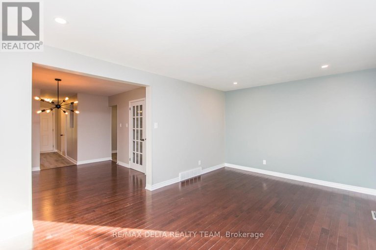 29517311/8-323-monica-crescent/bilberry-creekqueenswood-heights/ottawa/ontario/K1E3N6_19