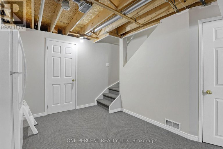 28322814/33-shannondoe-crescent/bridlewood/ottawa/ontario/K2M2H1_26
