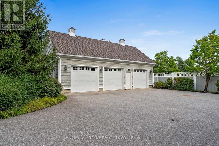 28867627/6029-rideau-valley-drive-n/manotick-south-to-roger-stevens/ottawa/ontario/K4M1B3_38