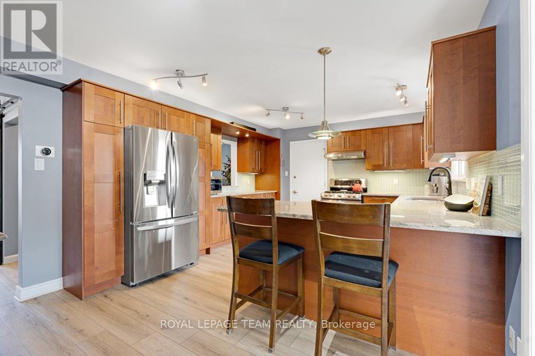 29263436/3-roberta-crescent/pheasant-run/ottawa/ontario/K2J1G5_24