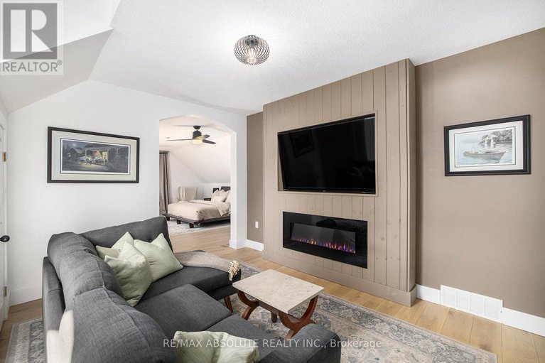 28310711/76-hidden-river-road/mcnabbraeside-twps/mcnabbraeside/ontario/K7S3G9_18